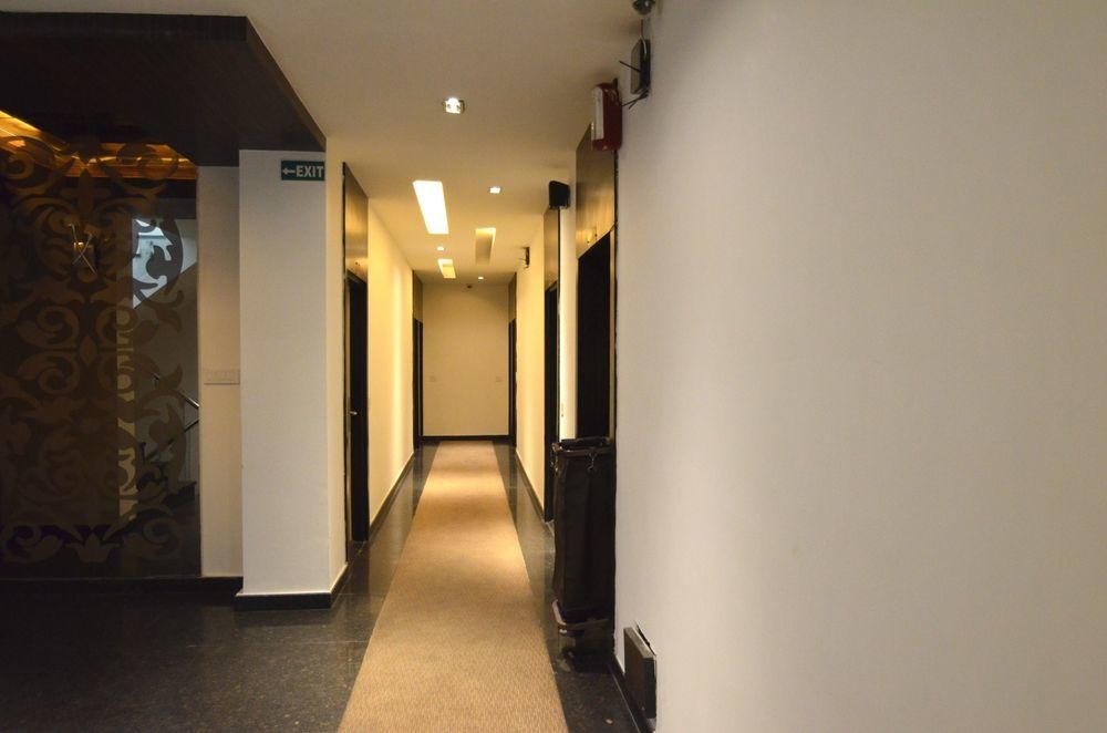 דלהי Hotel Metro View מראה חיצוני תמונה