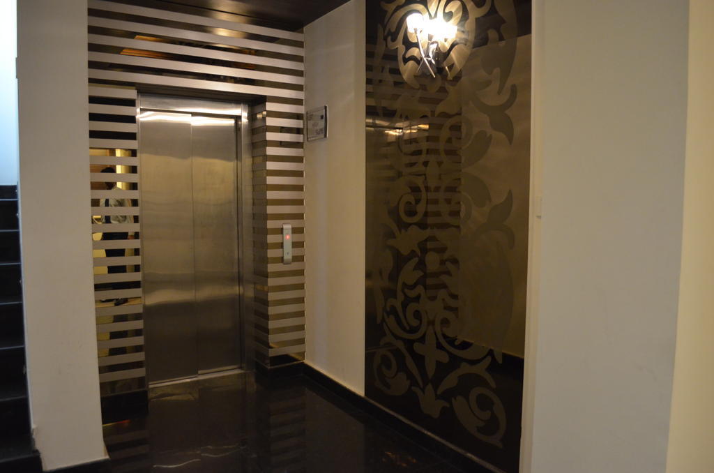 דלהי Hotel Metro View מראה חיצוני תמונה