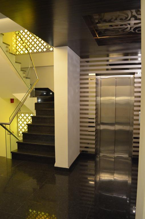 דלהי Hotel Metro View מראה חיצוני תמונה